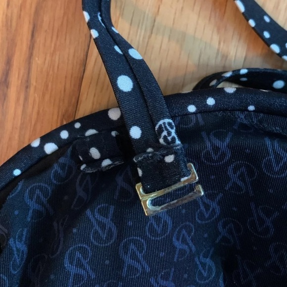 Victoria’s Secret Bikini - Picture 9 of 9